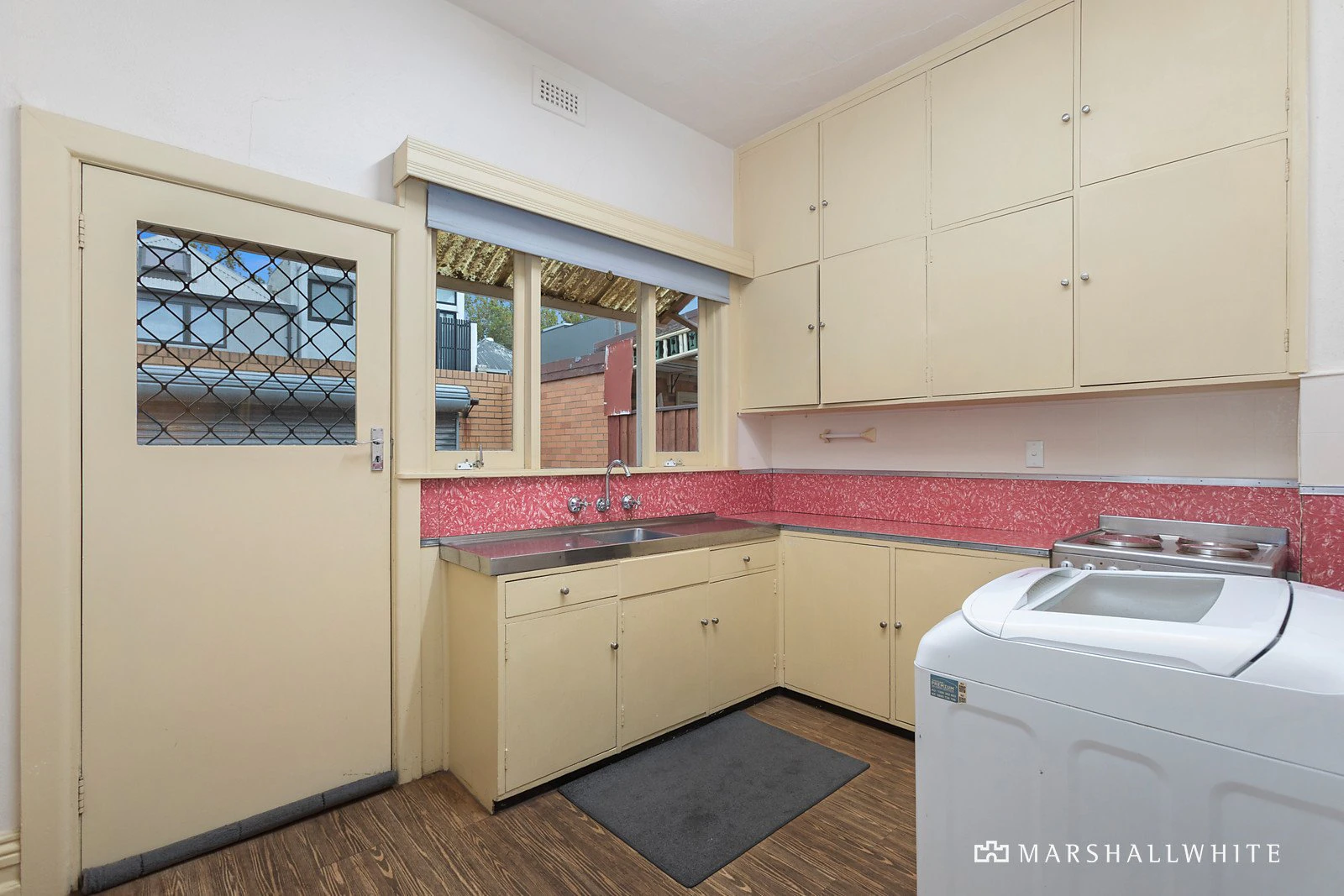 35 Dinsdale Street, Albert Park, VIC
