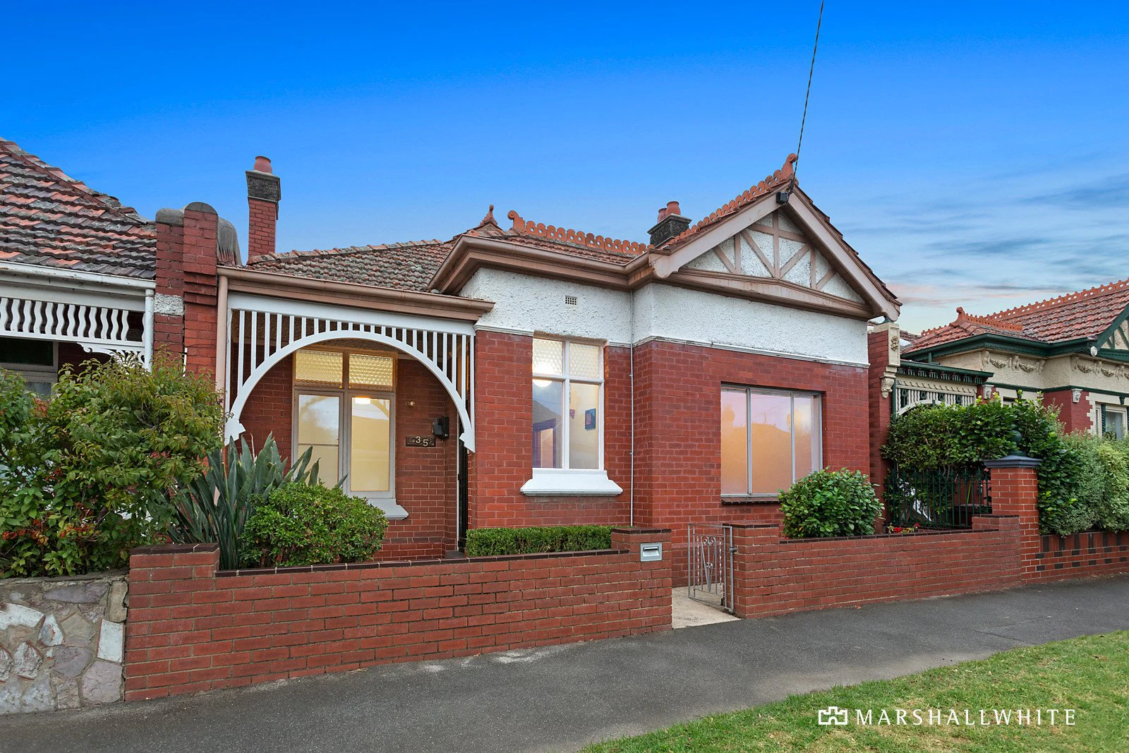 35 Dinsdale Street, Albert Park, VIC