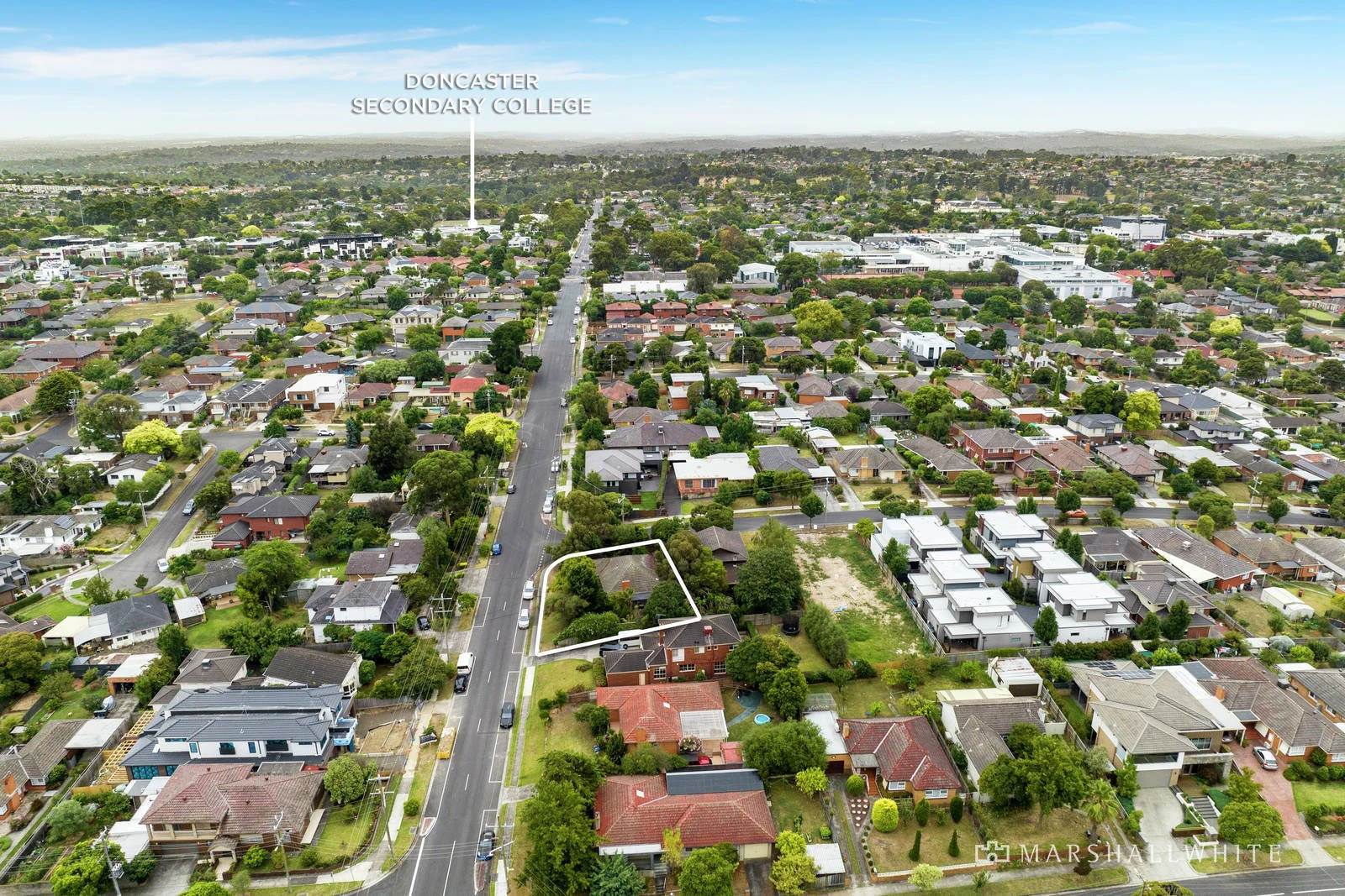 2 Tandara Avenue, Doncaster, VIC