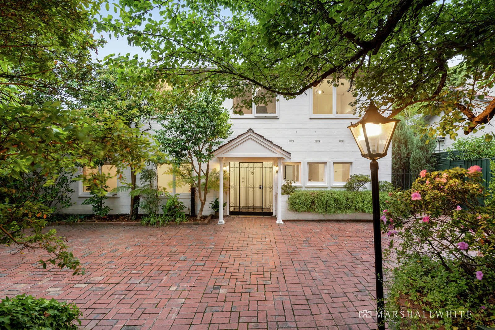 11 Goldthorns Avenue, Kew, VIC