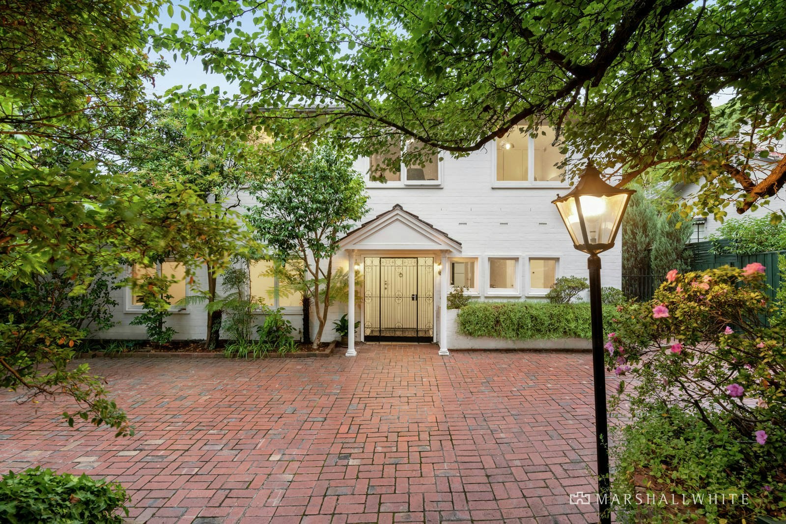 11 Goldthorns Avenue, Kew, VIC