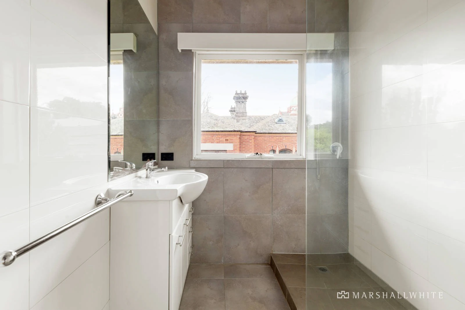3/4 St Johns Parade, Kew, VIC