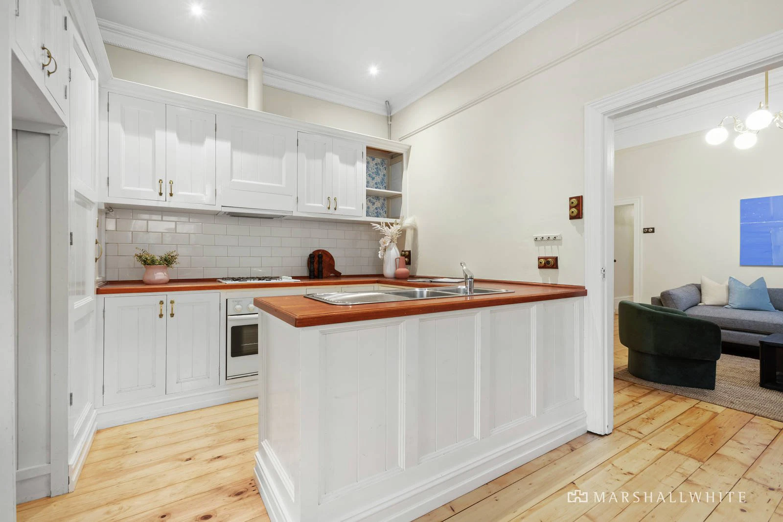 8 Longmore Street, St Kilda West, VIC