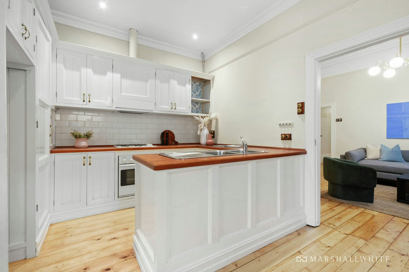 8 Longmore Street, St Kilda West, VIC