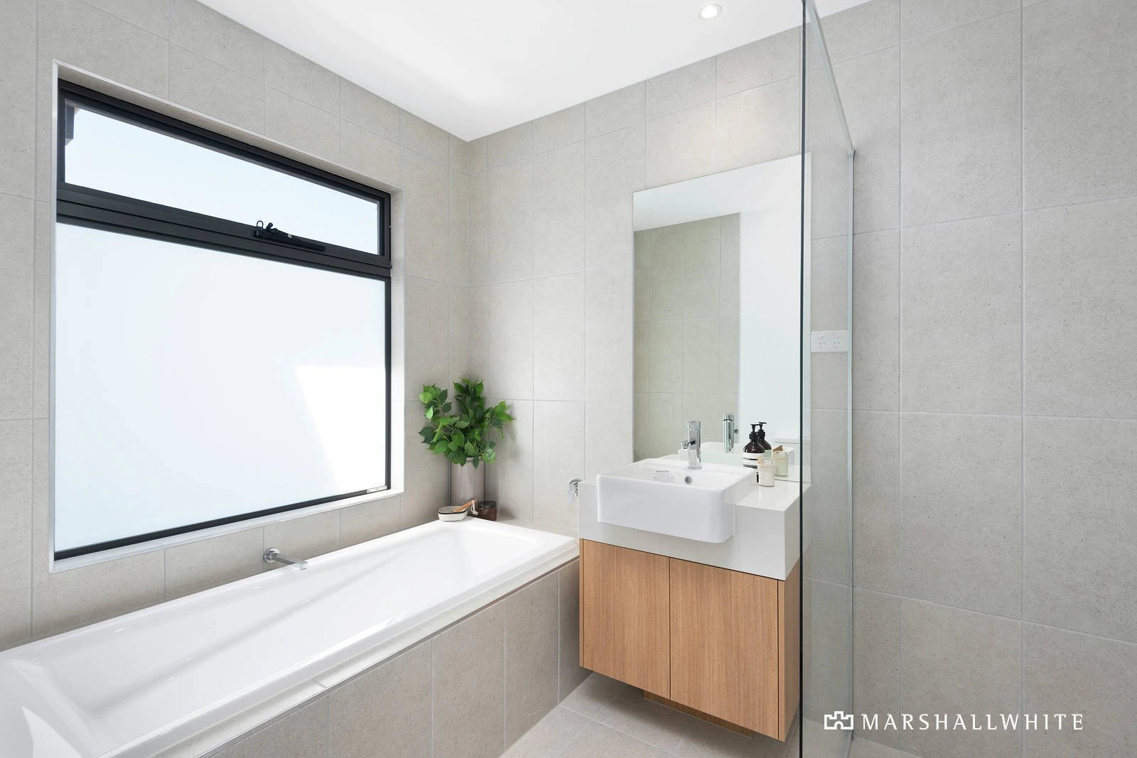 2/198 Belmore Road, Balwyn, VIC