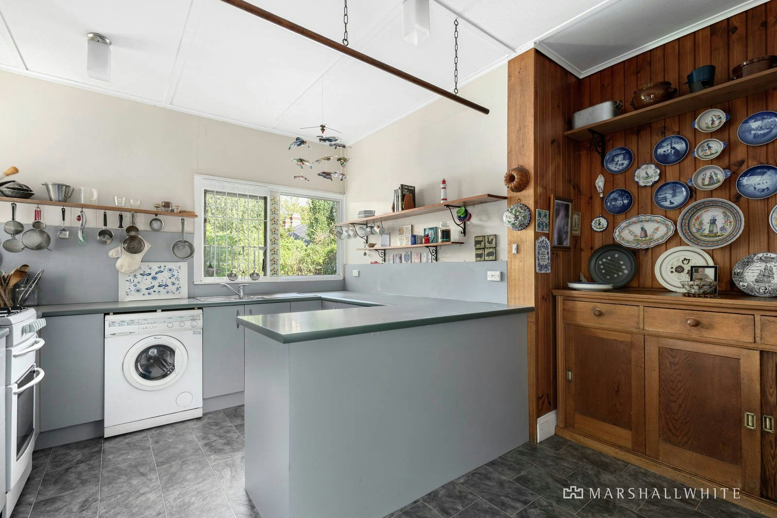 6 Gladstone Avenue, Armadale, VIC