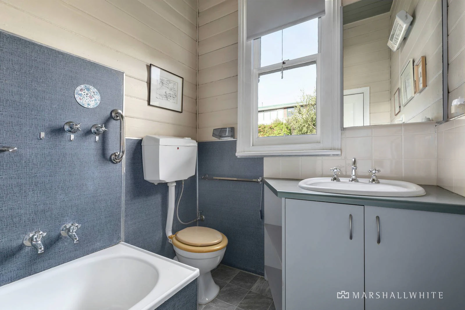 6 Gladstone Avenue, Armadale, VIC