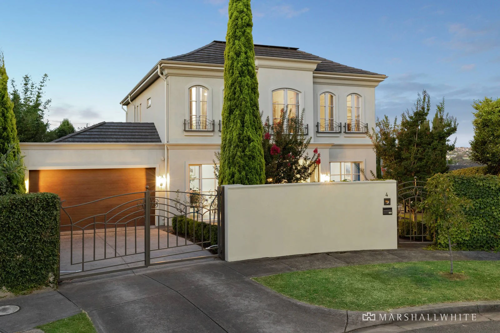 4 Perry Court, Kew, VIC