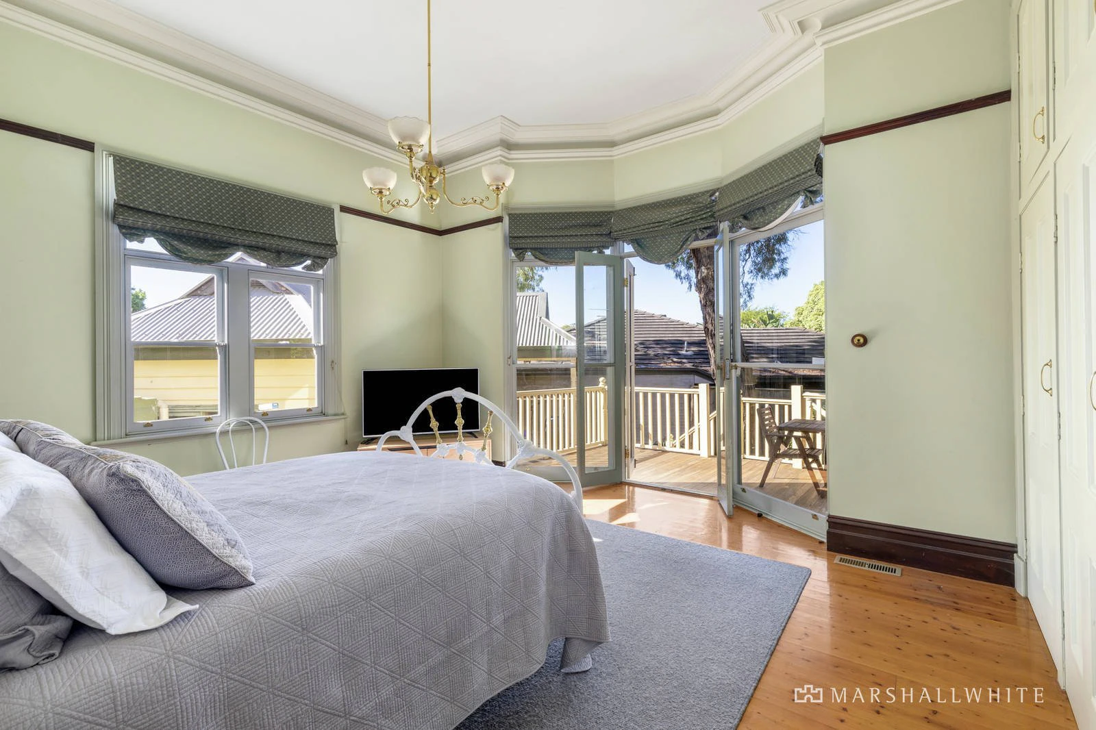 63 Victoria Crescent, Mont Albert, VIC
