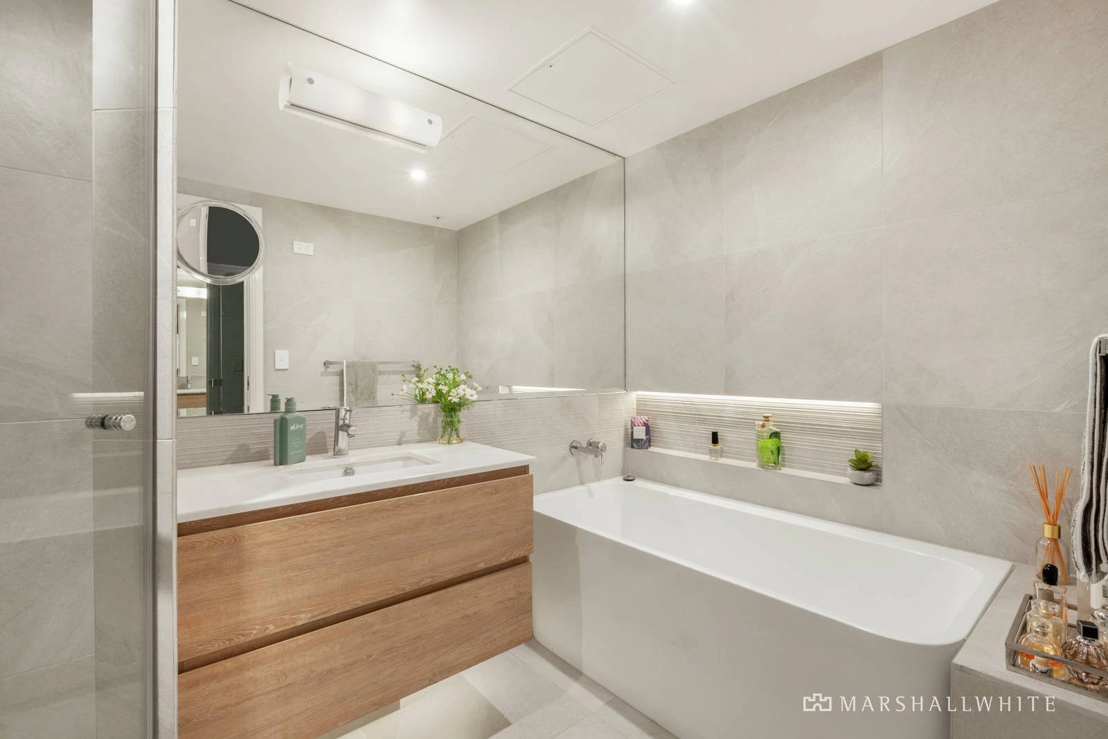 102/115 Beach Street, Port Melbourne, VIC
