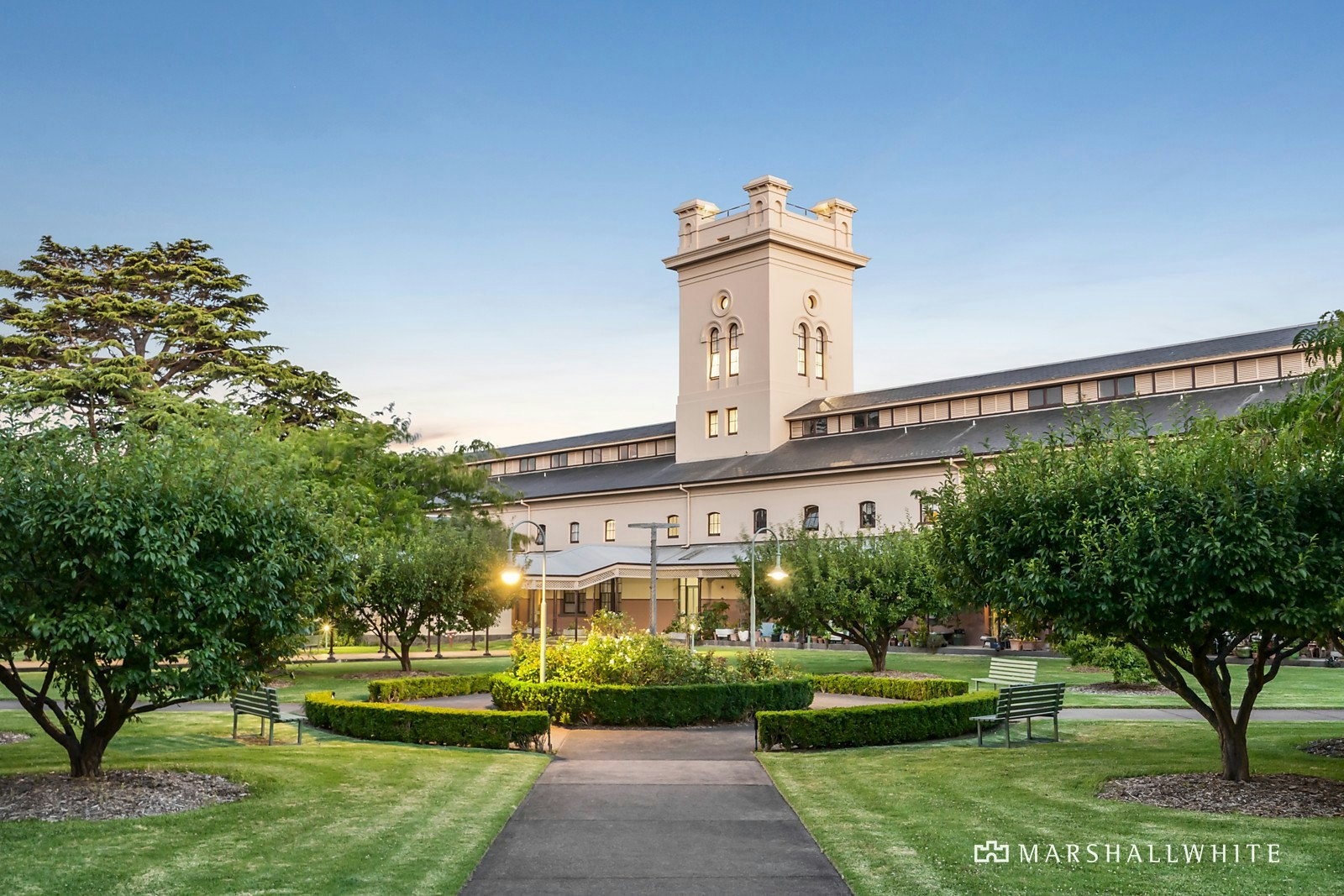 16 Wiltshire Drive, Kew, VIC