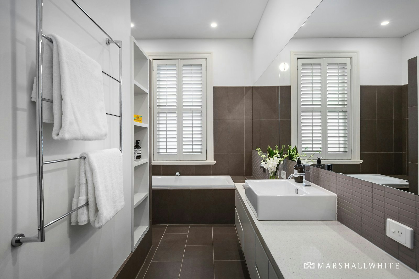 34 Glendearg Grove, Malvern, VIC