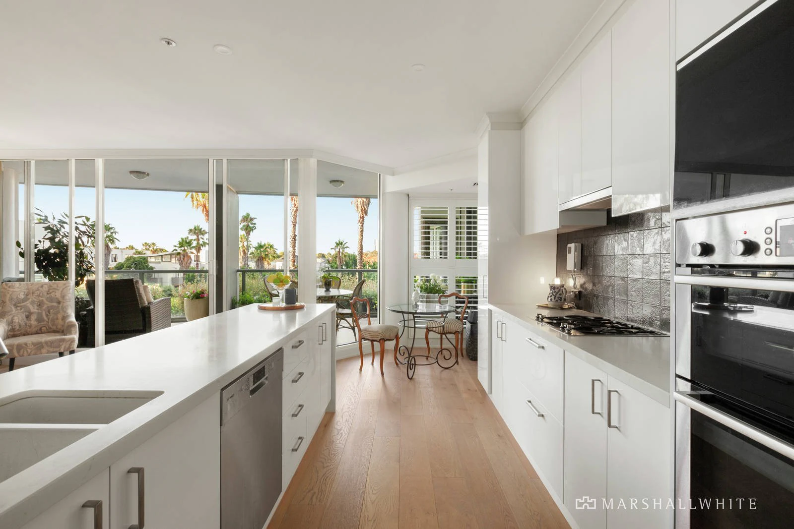 102/115 Beach Street, Port Melbourne, VIC