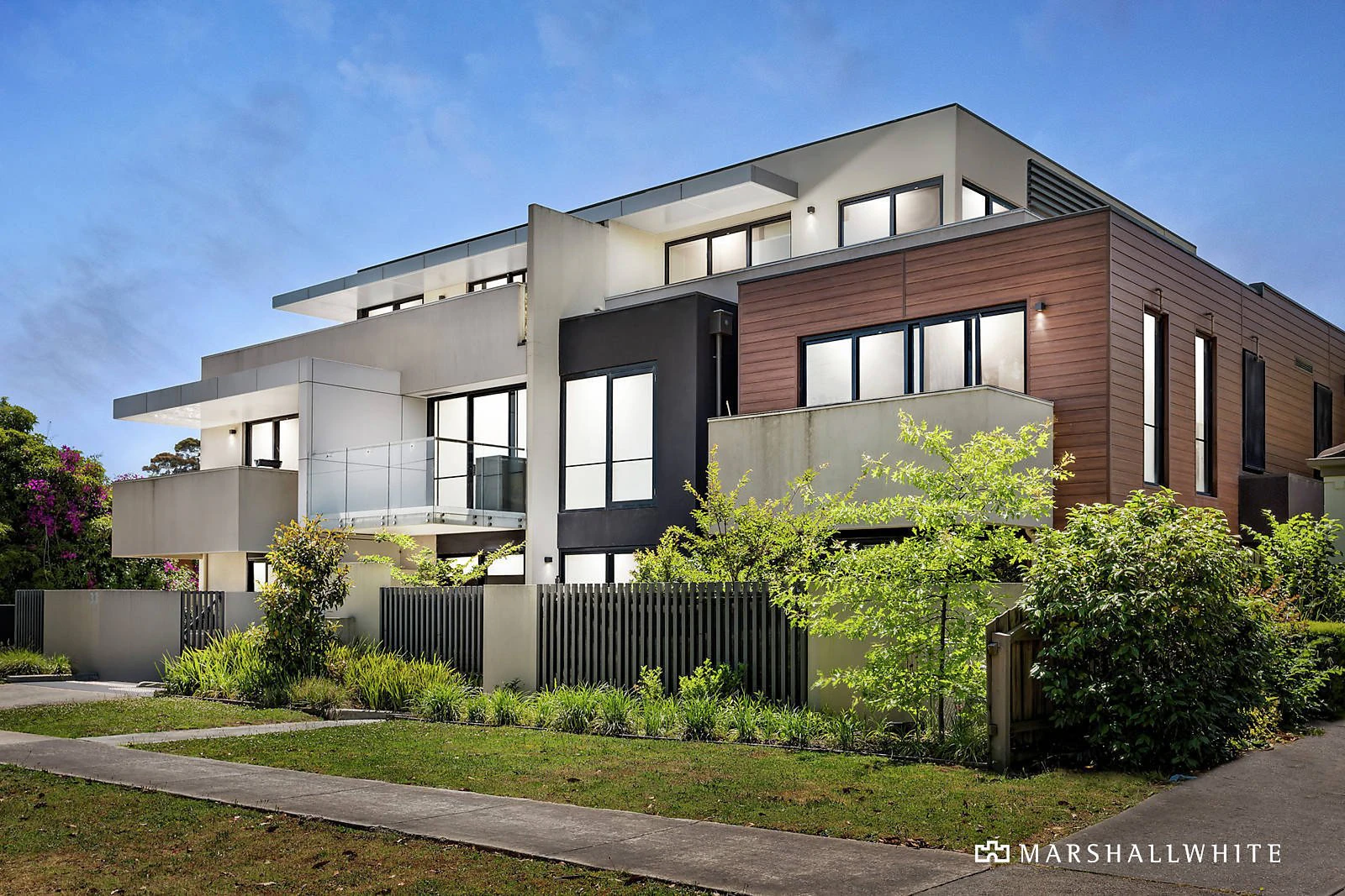 24/33 Queens Avenue, Doncaster, VIC