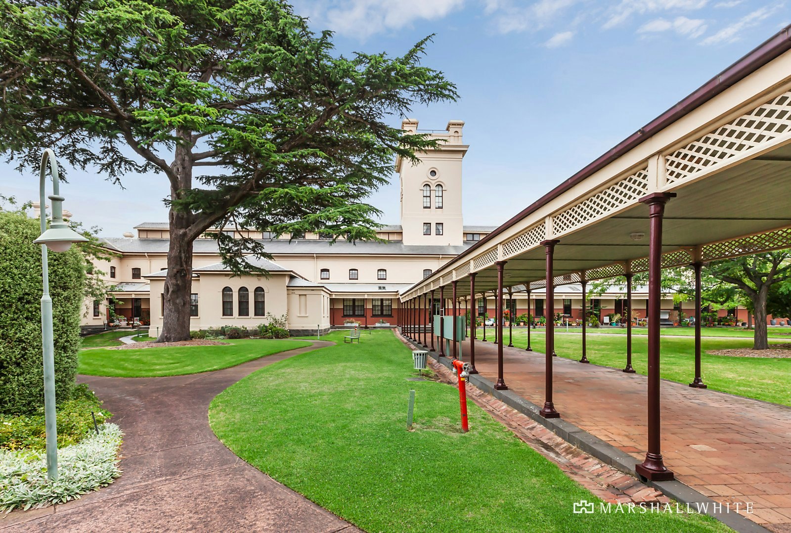 16 Wiltshire Drive, Kew, VIC