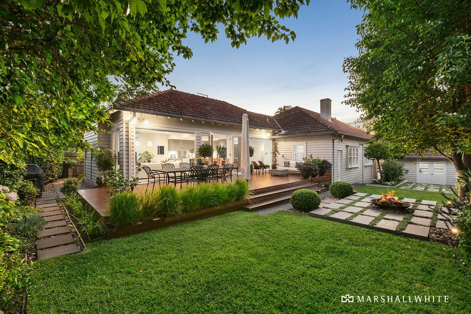 6 Louise Avenue, Mont Albert, VIC