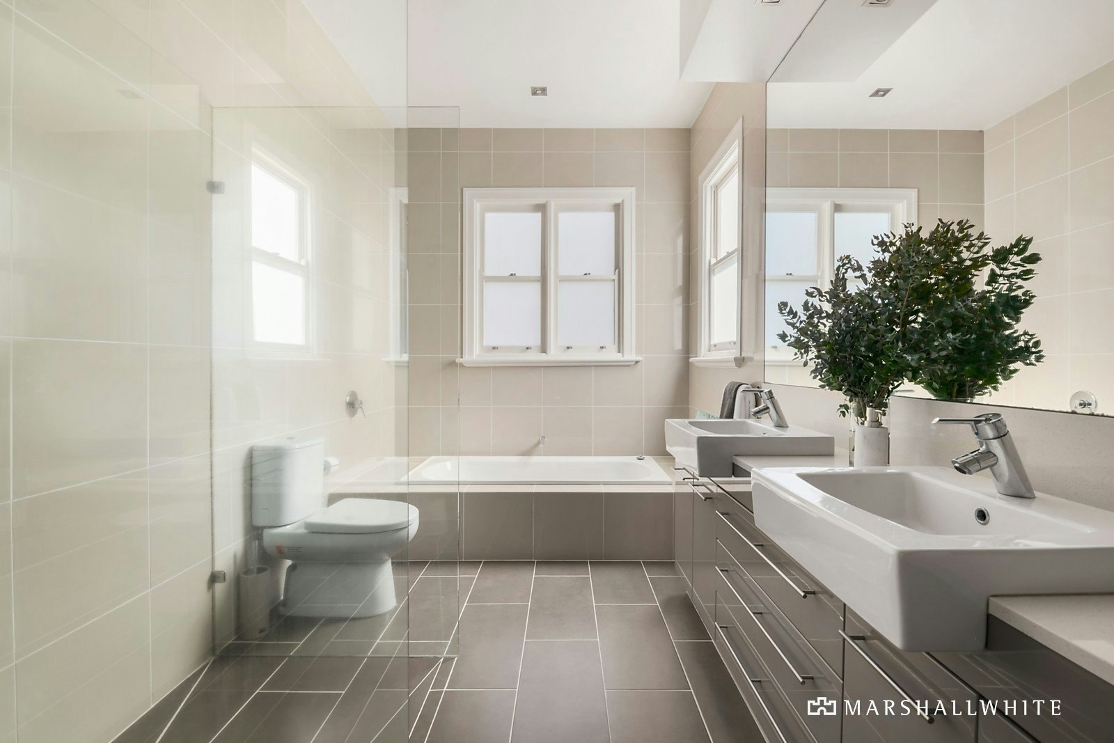 6 Louise Avenue, Mont Albert, VIC