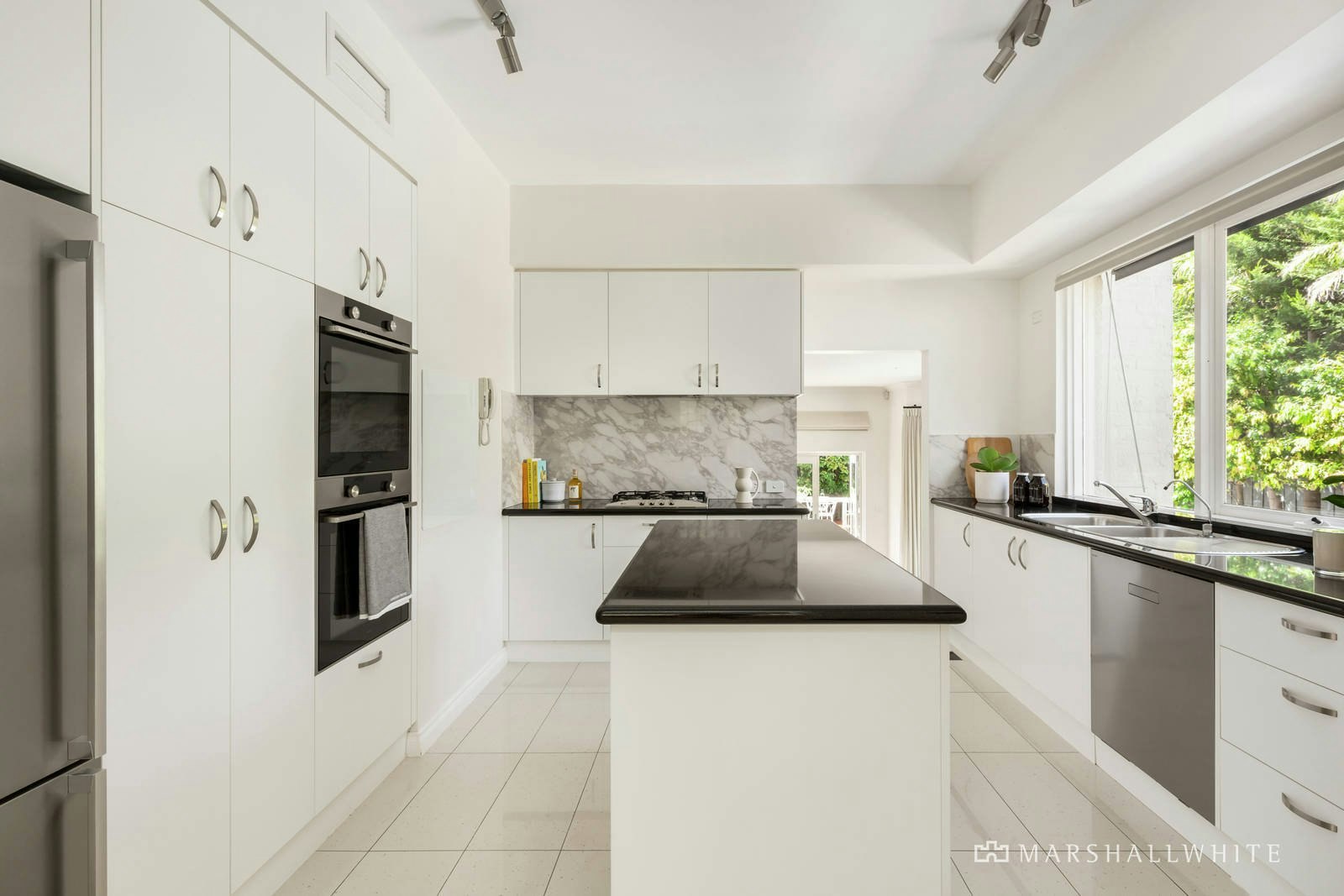 17 Holmwood Avenue, Brighton, VIC