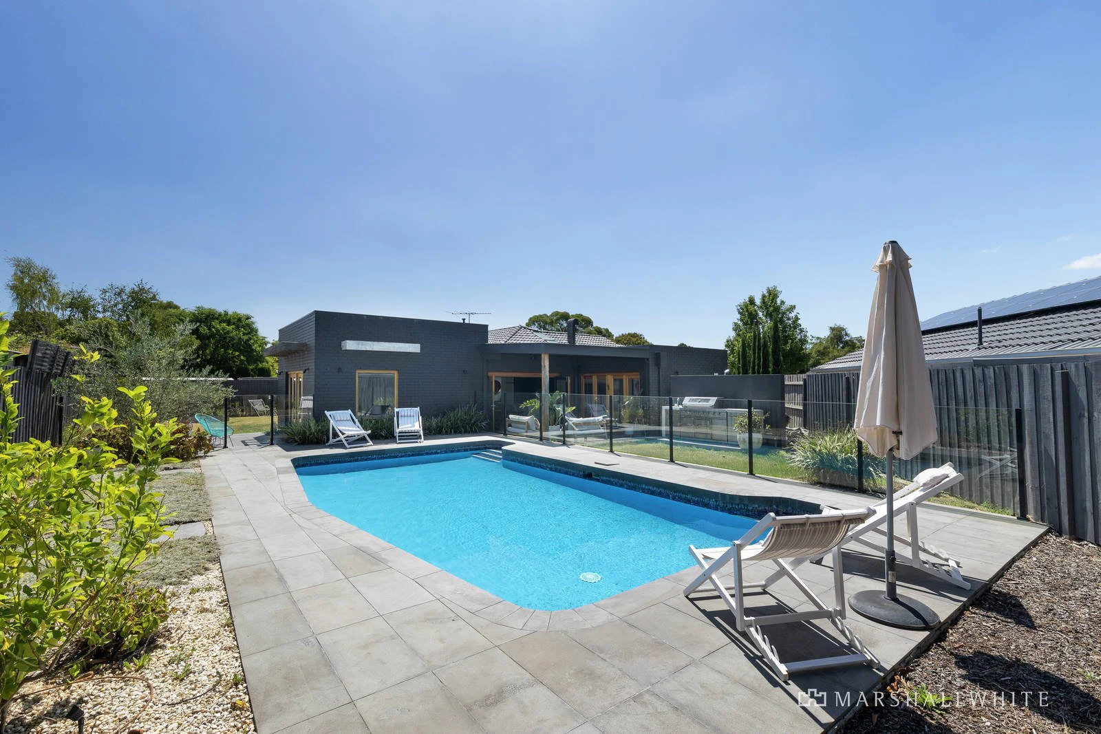 14 Tasman Close, Wantirna South, VIC
