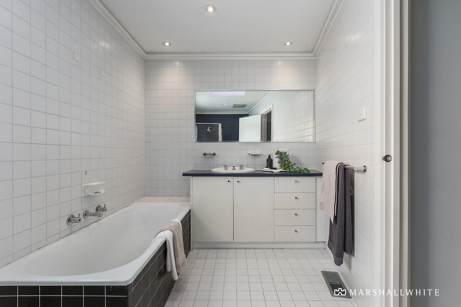 2B Asquith Street, Box Hill South, VIC