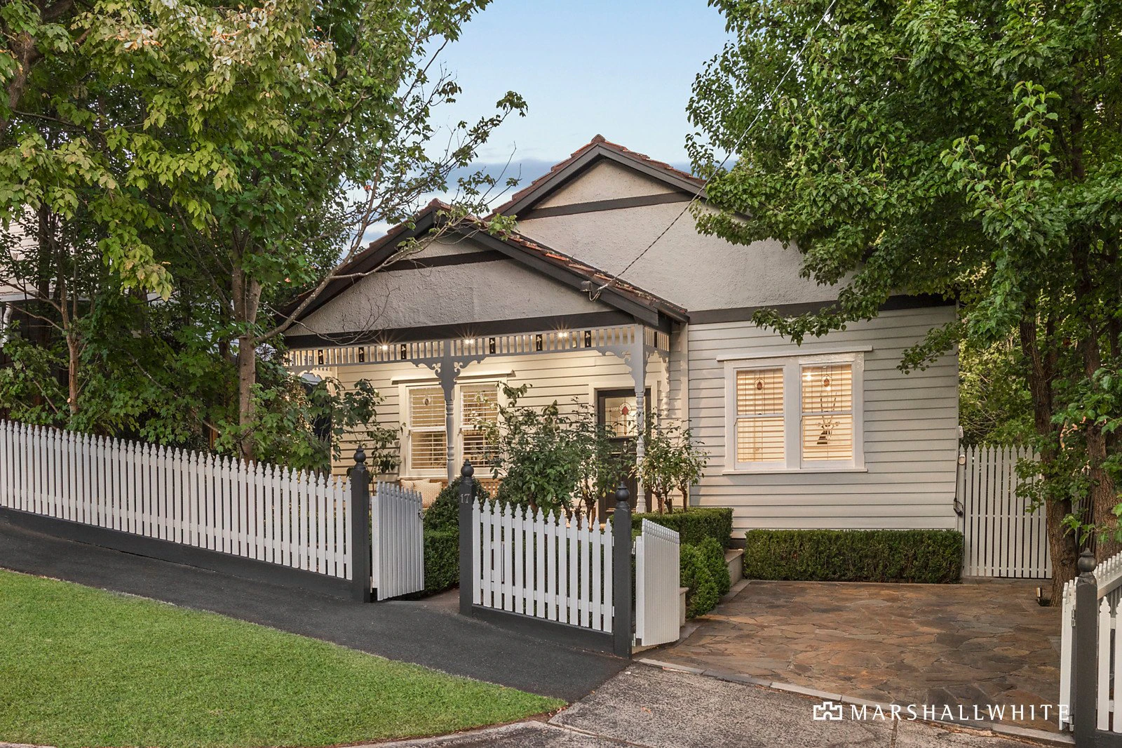 17 Anderson Street, Surrey Hills, VIC