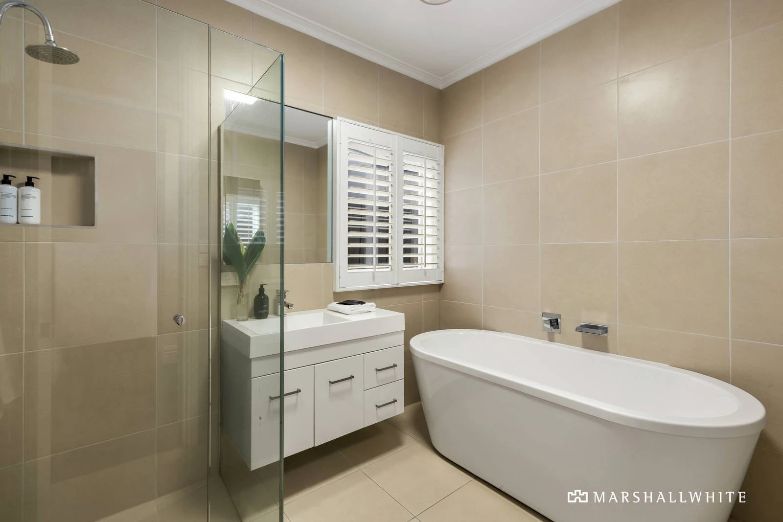 18 Moama Road, Malvern East, VIC