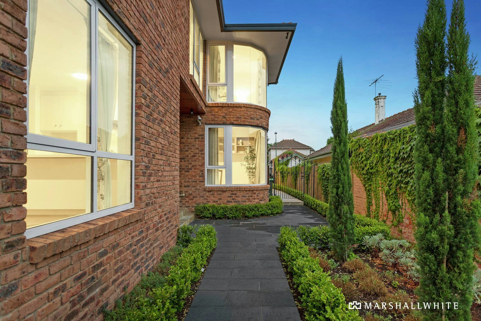 9A Marshall Avenue, Kew, VIC