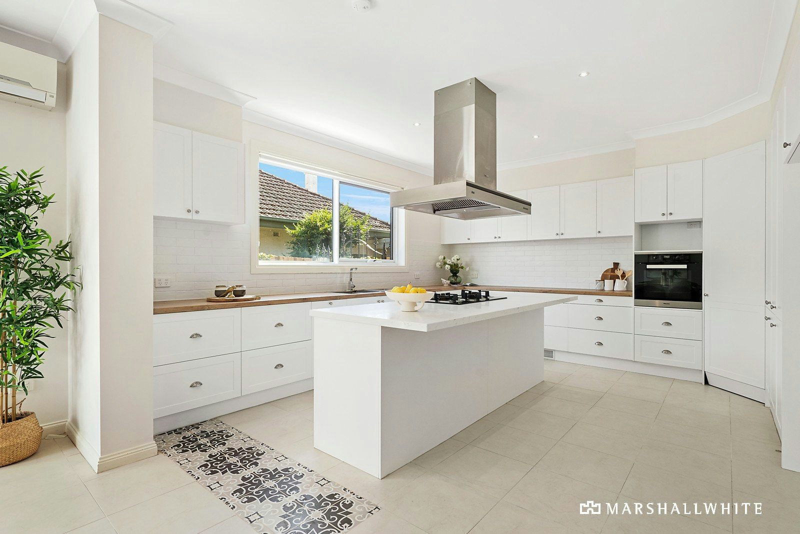 9A Marshall Avenue, Kew, VIC