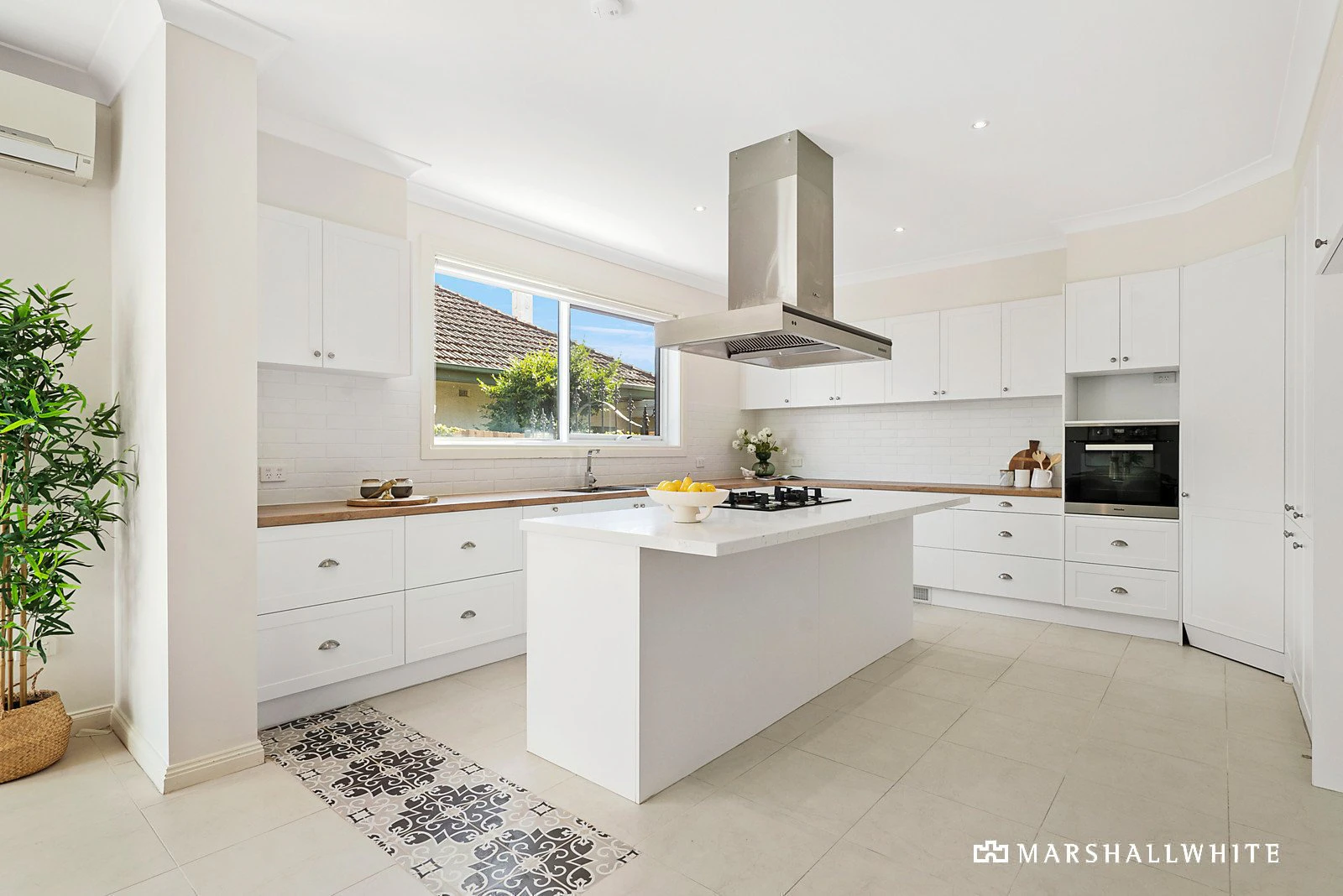 9A Marshall Avenue, Kew, VIC