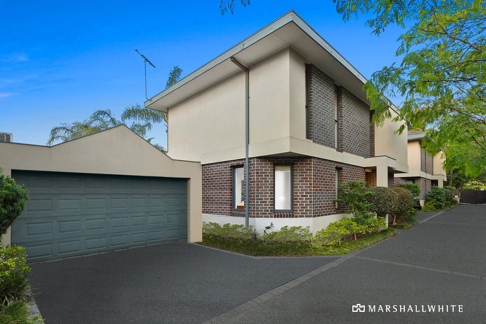 2/305 St Kilda Street, Brighton, VIC