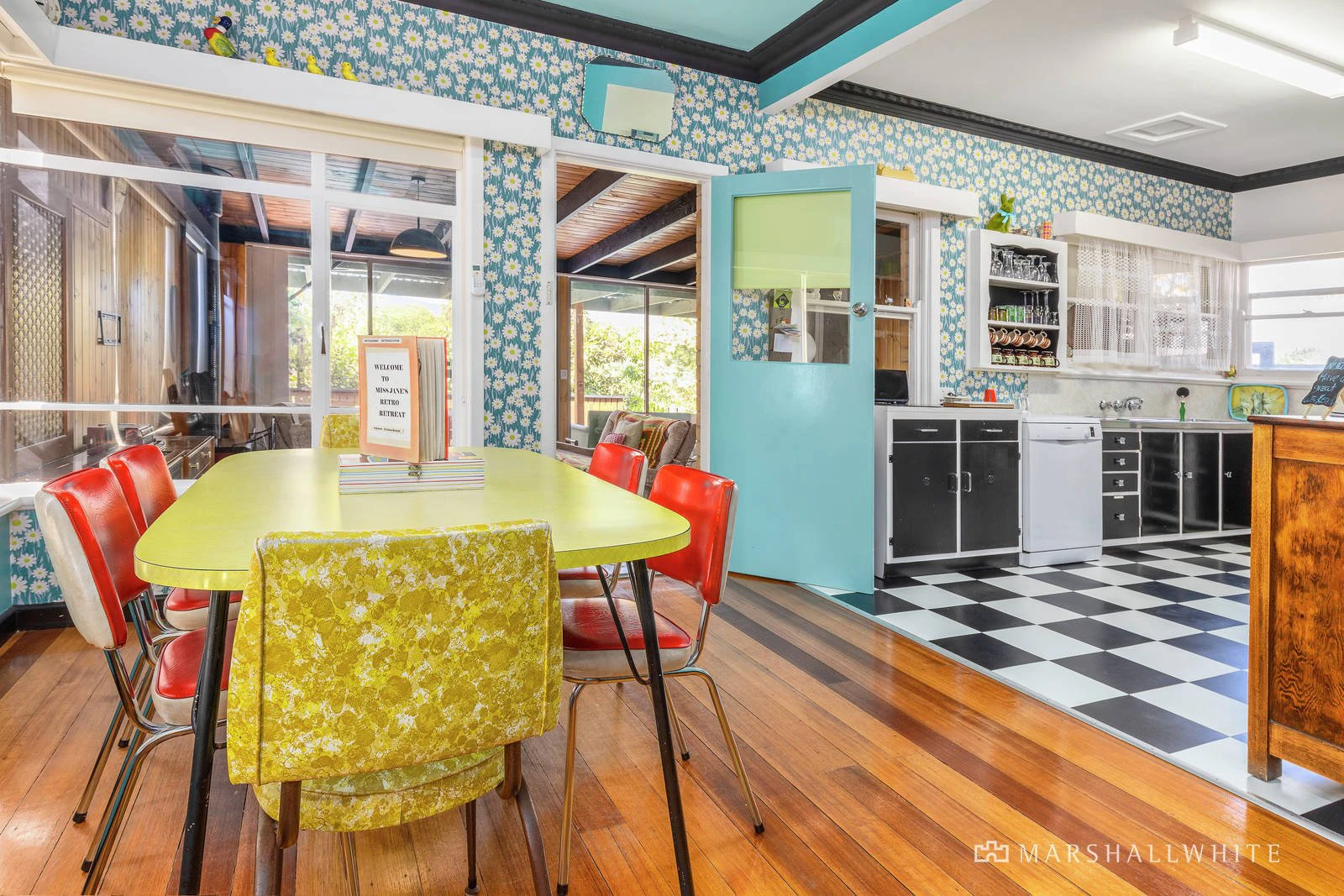 77 Ninth Avenue, Rosebud, VIC