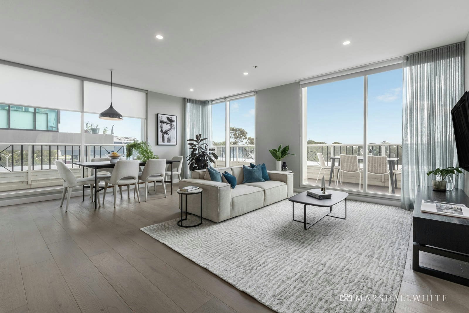 504/82 Queens Road, Melbourne, VIC