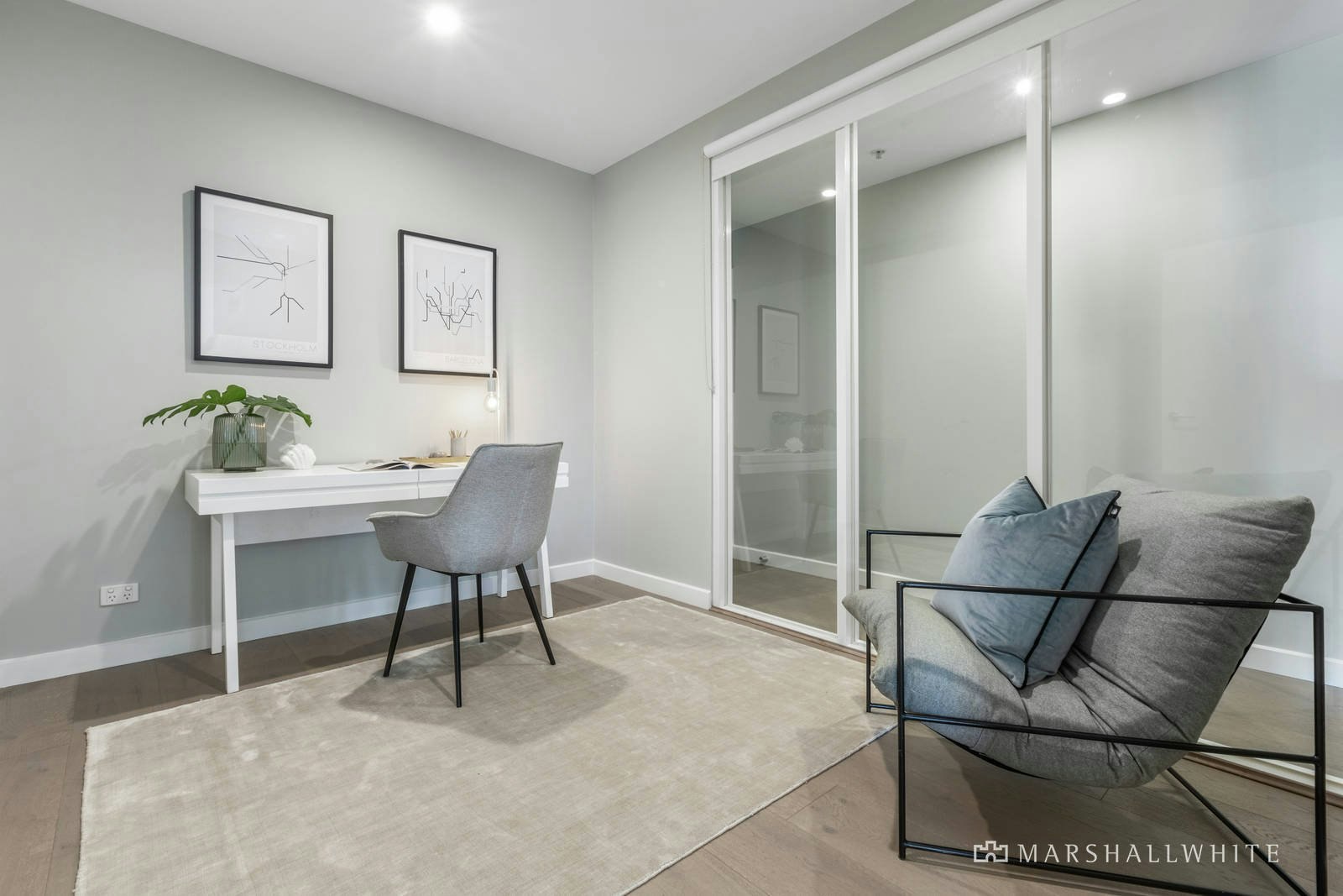 504/82 Queens Road, Melbourne, VIC