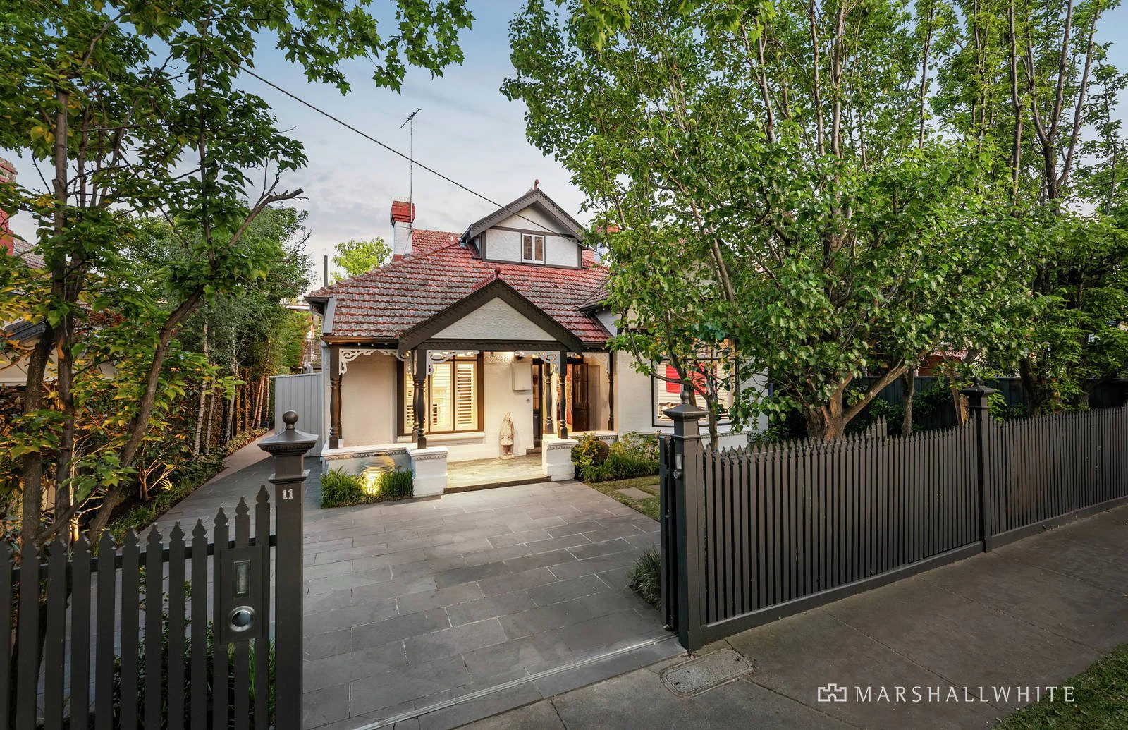 11 Bailey Avenue, Armadale, VIC