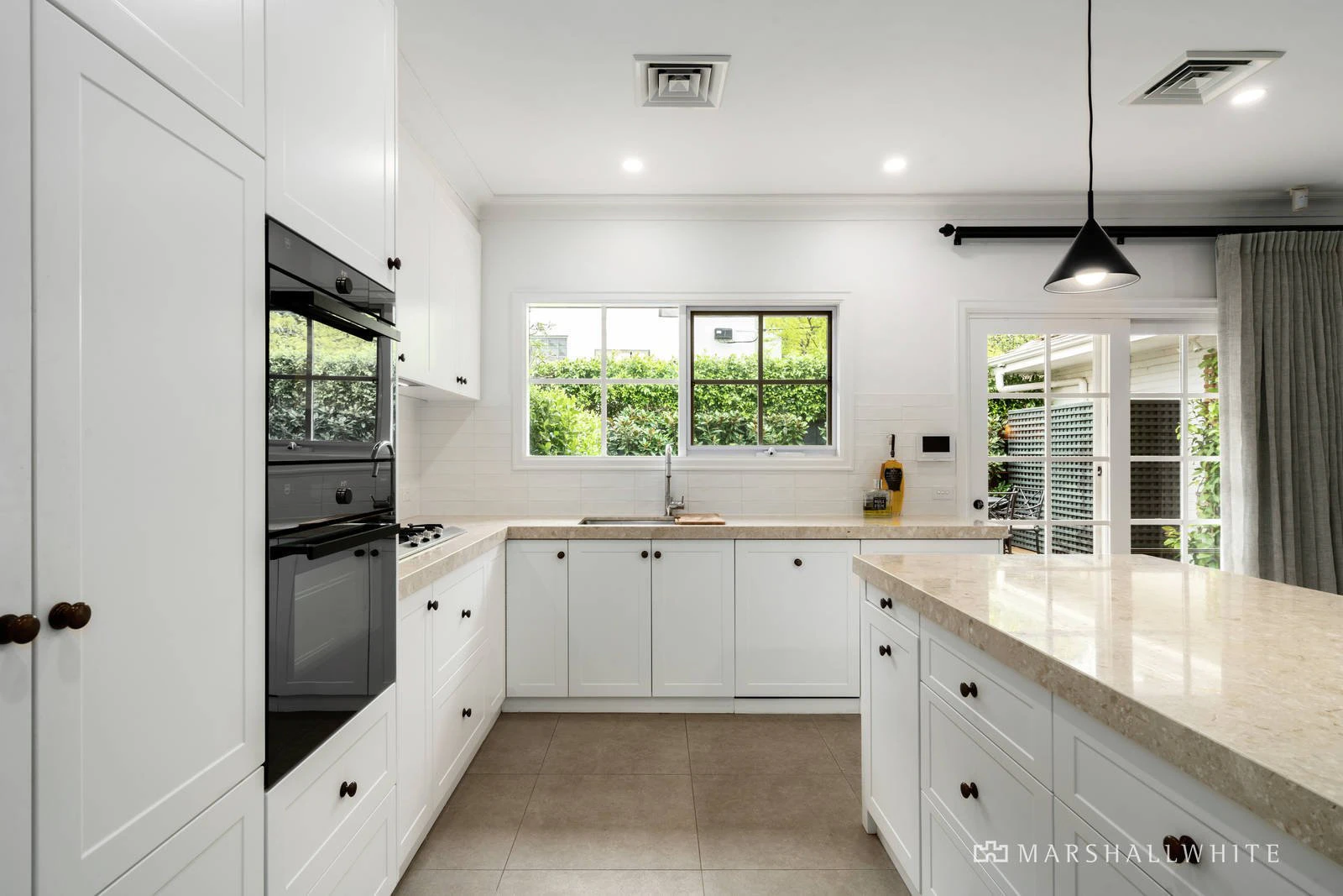 1/25 Mercer Road, Armadale, VIC