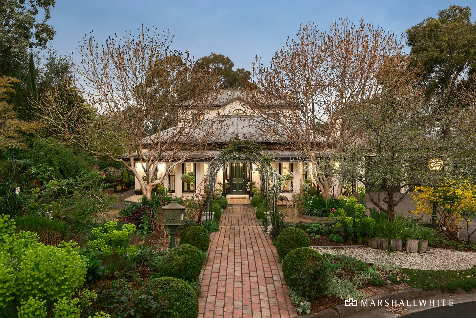 2 Jura Court, Park Orchards, VIC