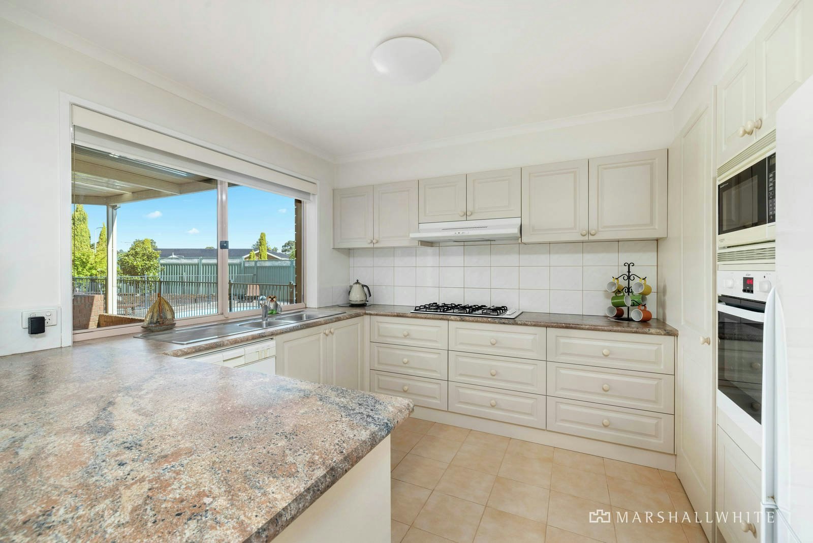 12 Moorhead Avenue, Mornington, VIC