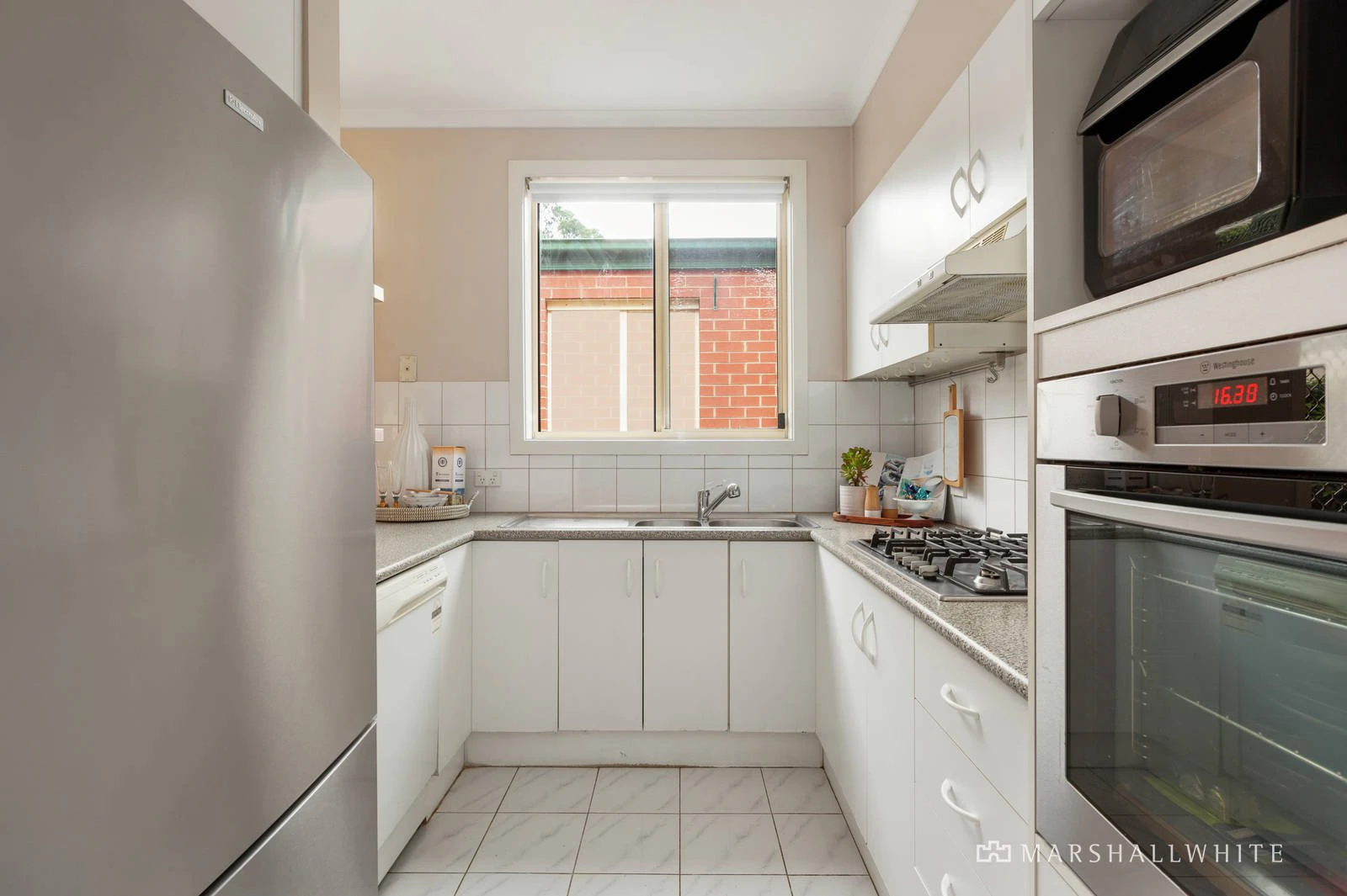 8 Mayfair, Mont Albert North, VIC