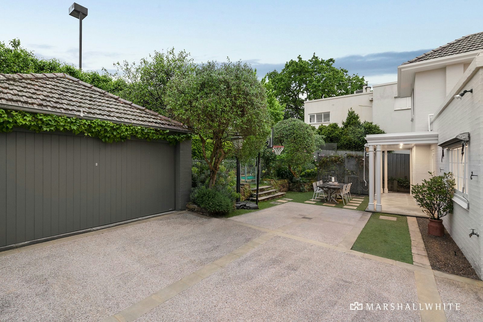 4 Grosvenor Court, Toorak, VIC