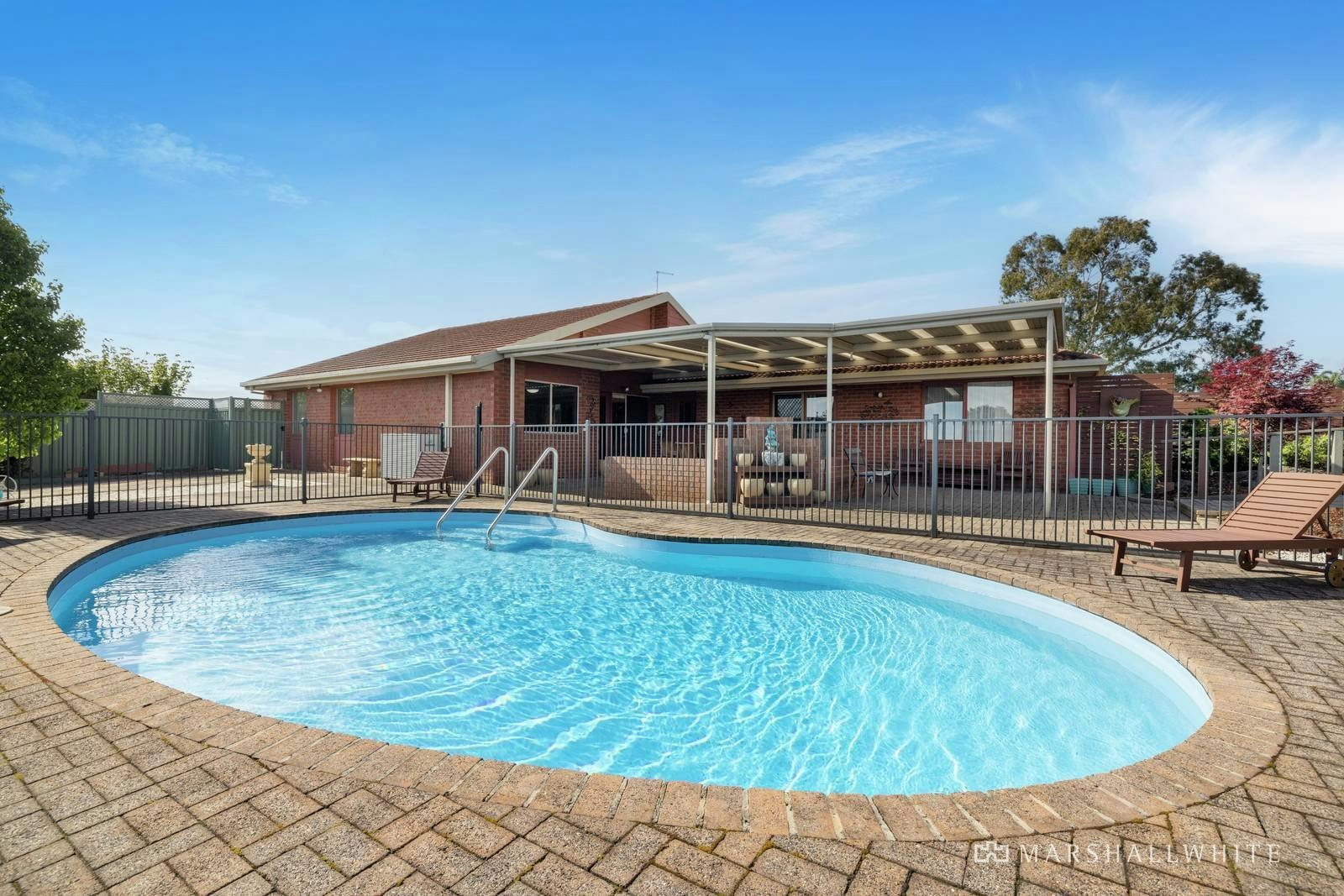 12 Moorhead Avenue, Mornington, VIC