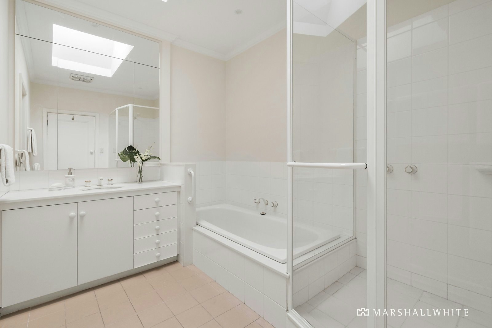 4 Grosvenor Court, Toorak, VIC