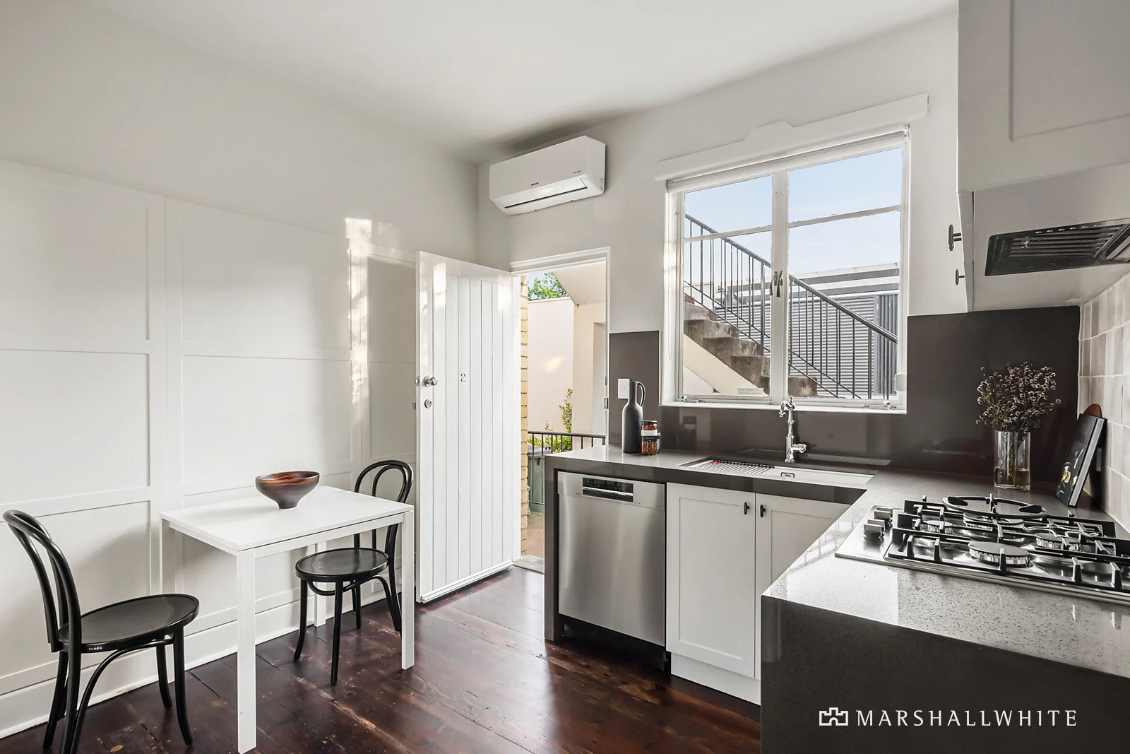 2/31 Mercer Road, Armadale, VIC
