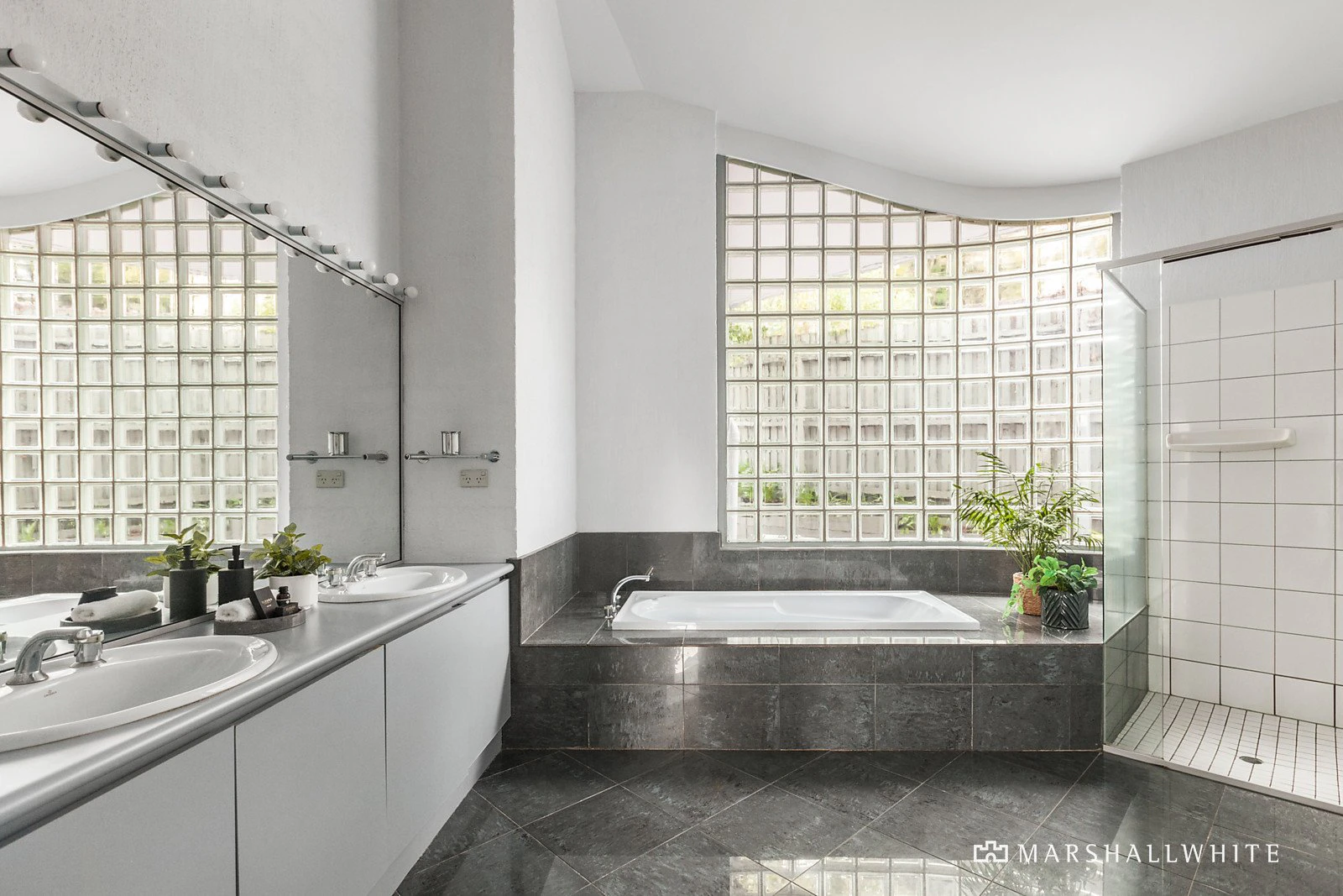 6 Delfi Court, Balwyn, VIC