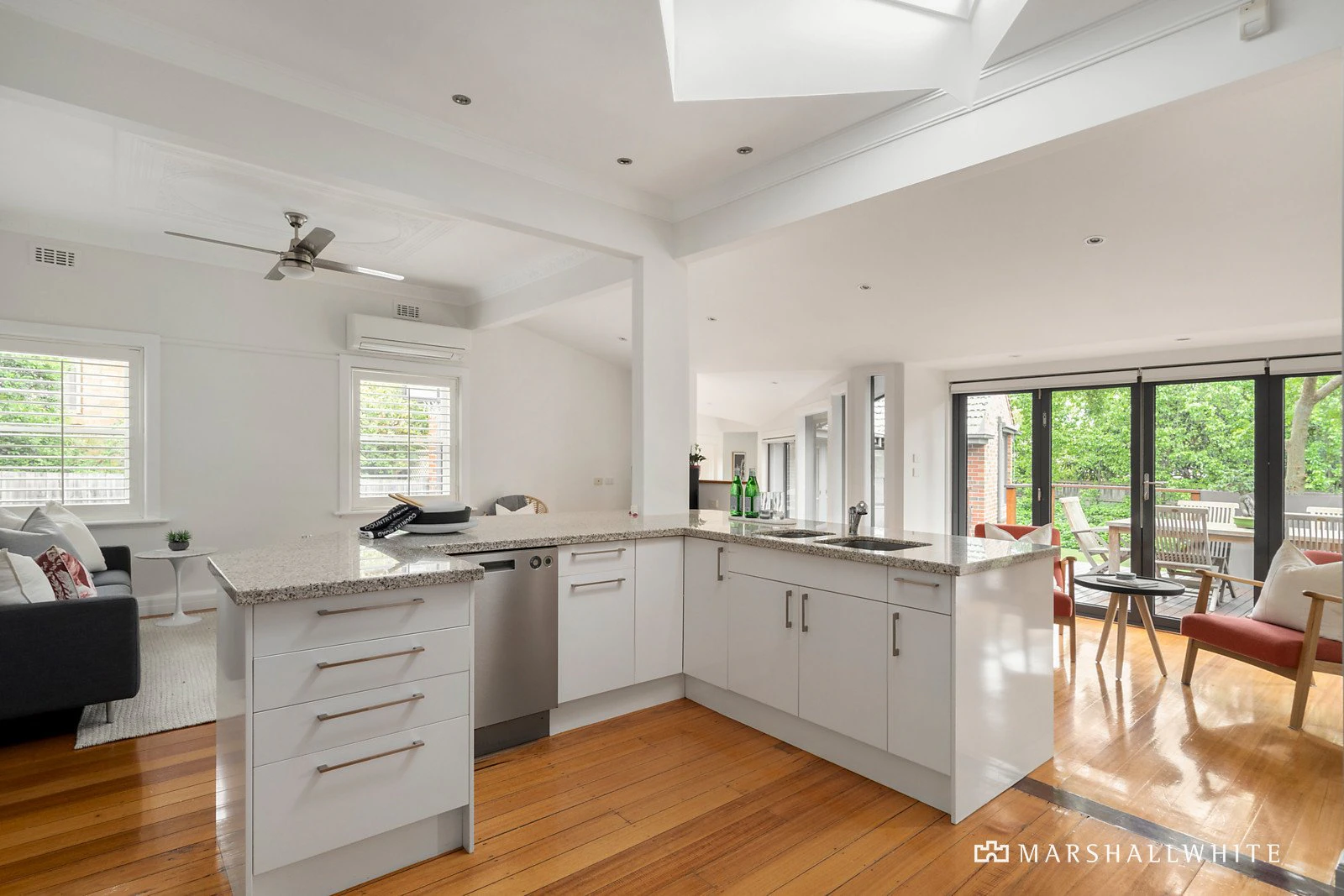 18 Aisbett Avenue, Camberwell, VIC