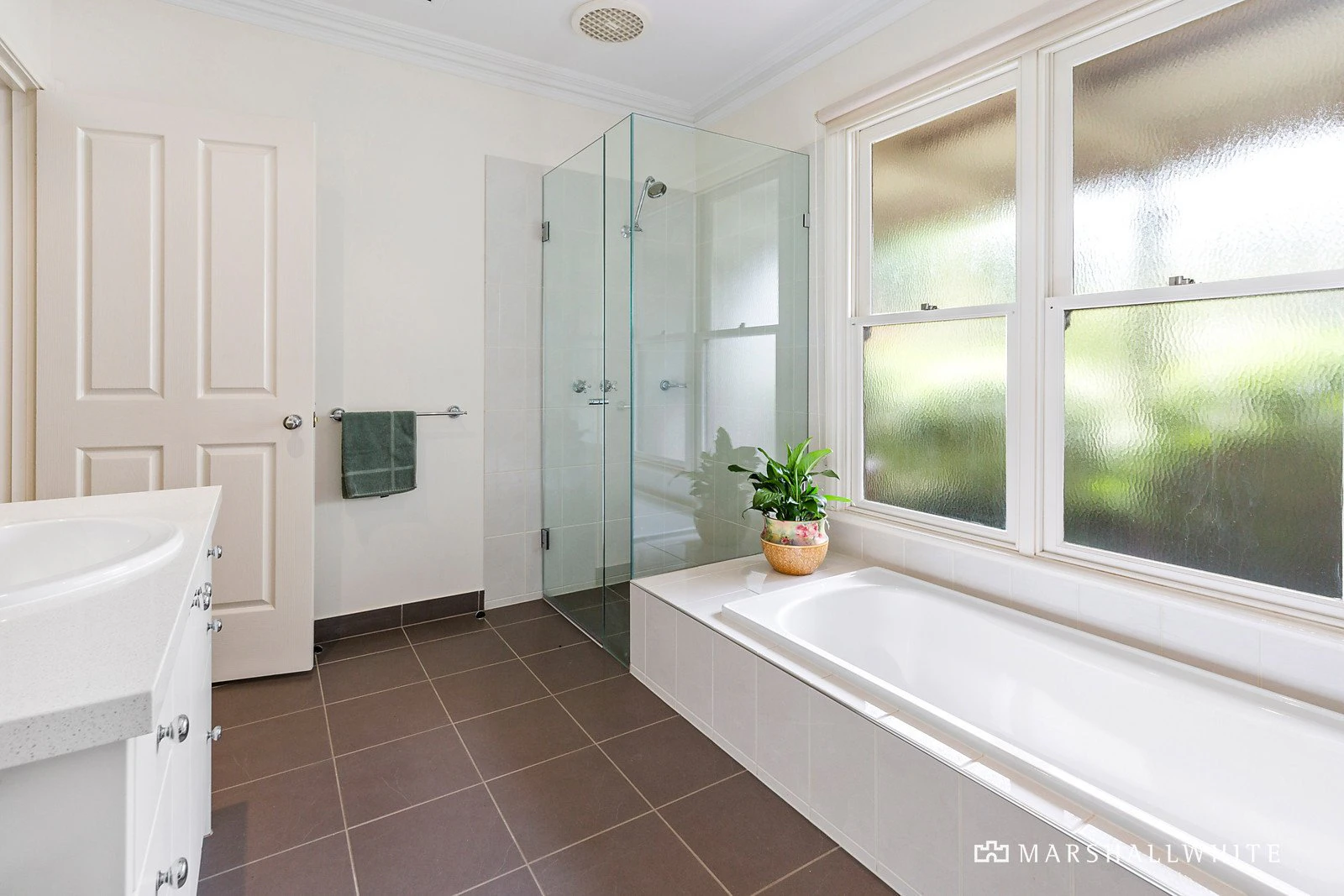6 Thornton Road, Mount Eliza, VIC