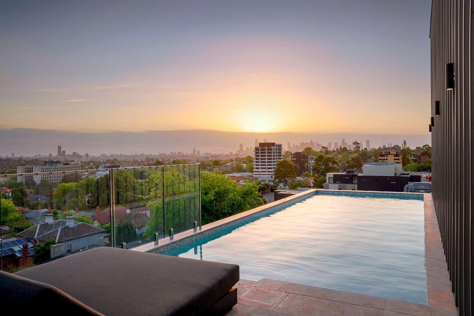 Penthouse, 39 Gellibrand Street, Kew - Thumbnail 2