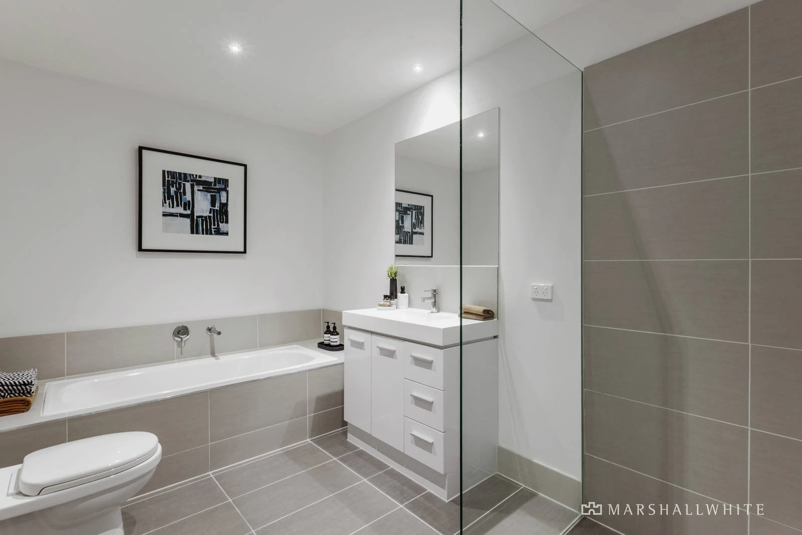 8/881 Doncaster Road, Doncaster East, VIC