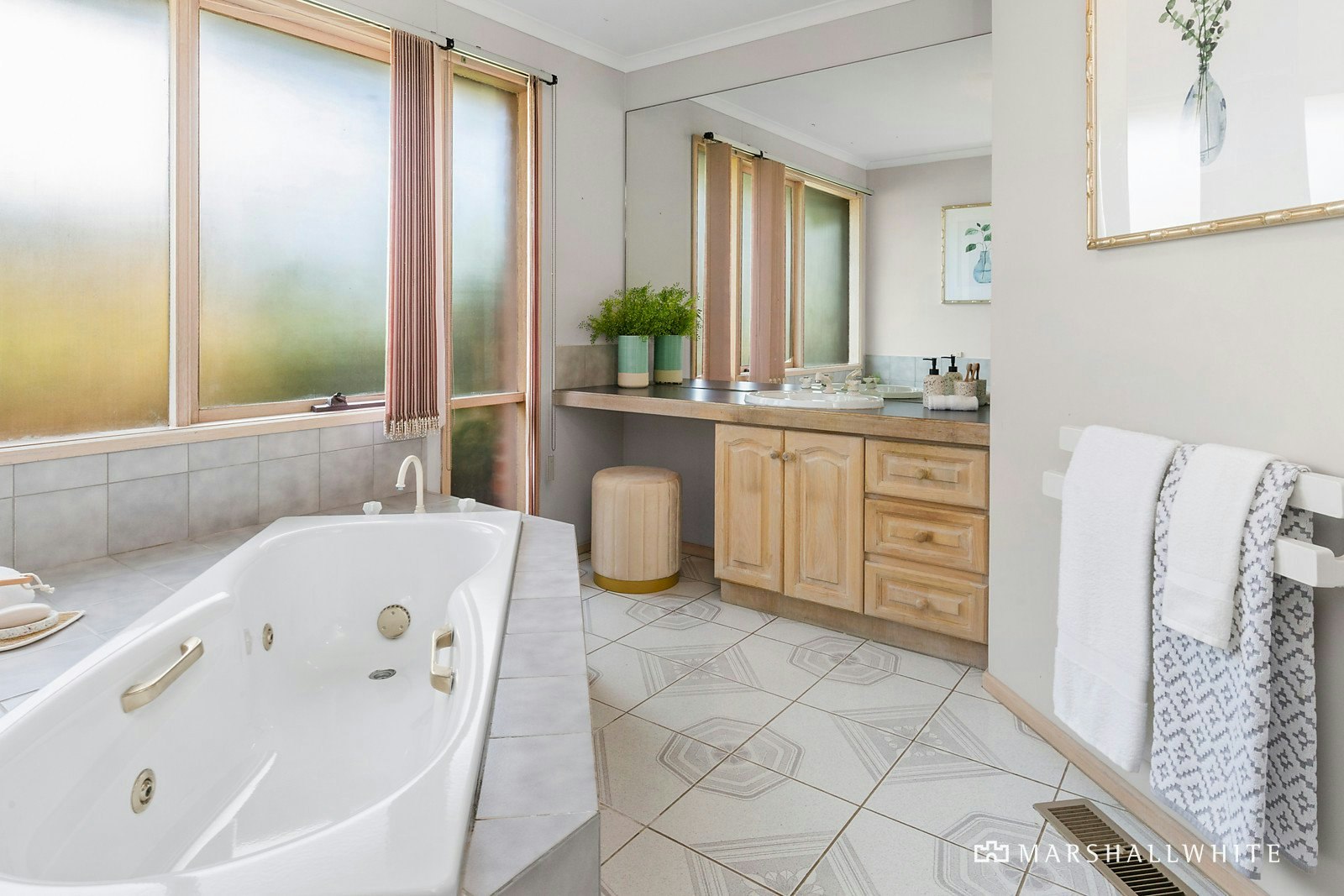 21 Summerhill Crescent, Mount Eliza, VIC