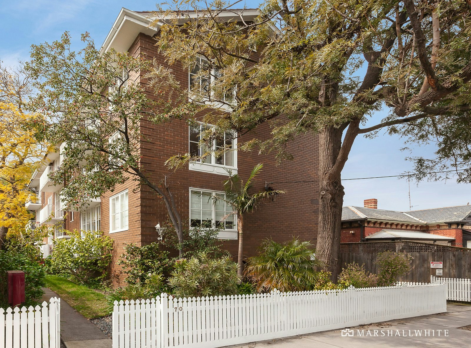 2/70 Hawksburn Road, South Yarra, VIC