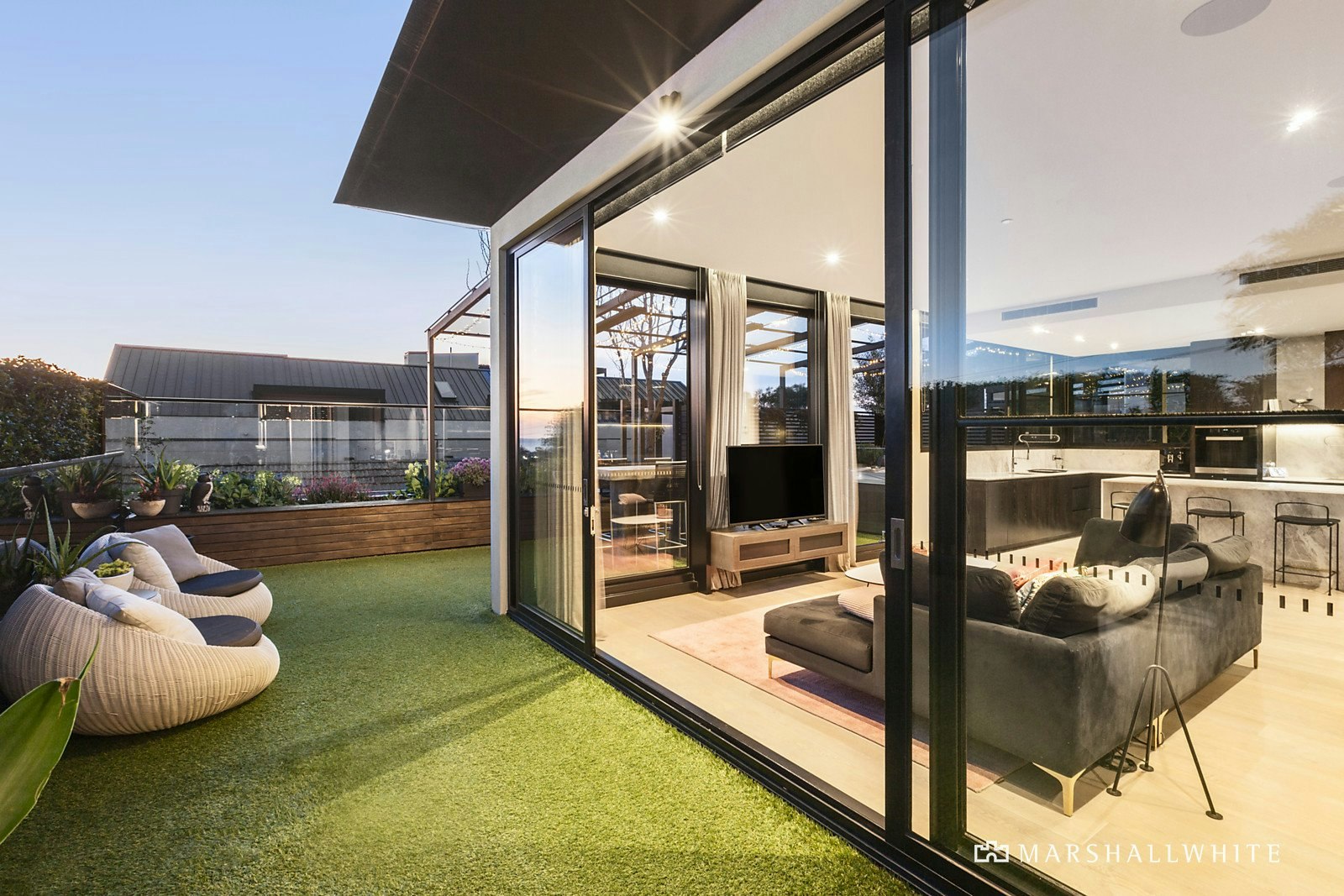 Penthouse 201/43 Willis Street, Hampton, VIC